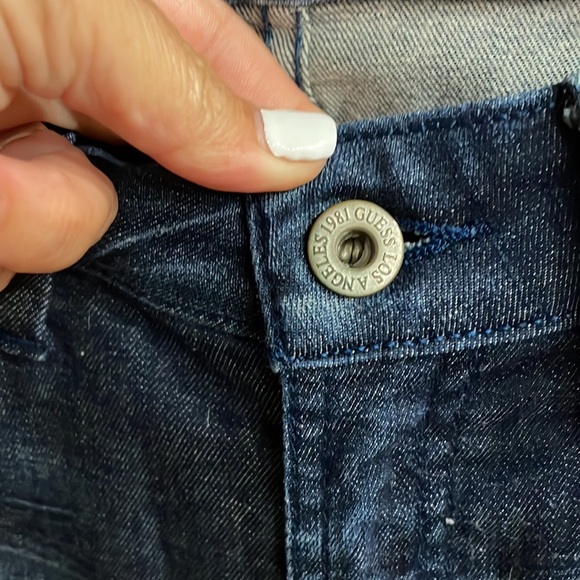 GUESS 1981 LA BRITTNEY SKINNY women’s embellished back pockets distressed jeans - Picture 4 of 13